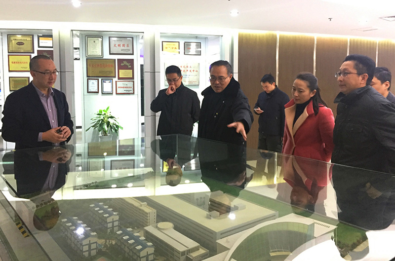 吴主席一行了解和关切南宫28公司园区建设