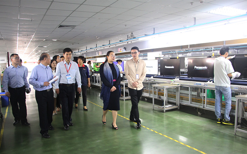 参观南宫28公司整机生产车间