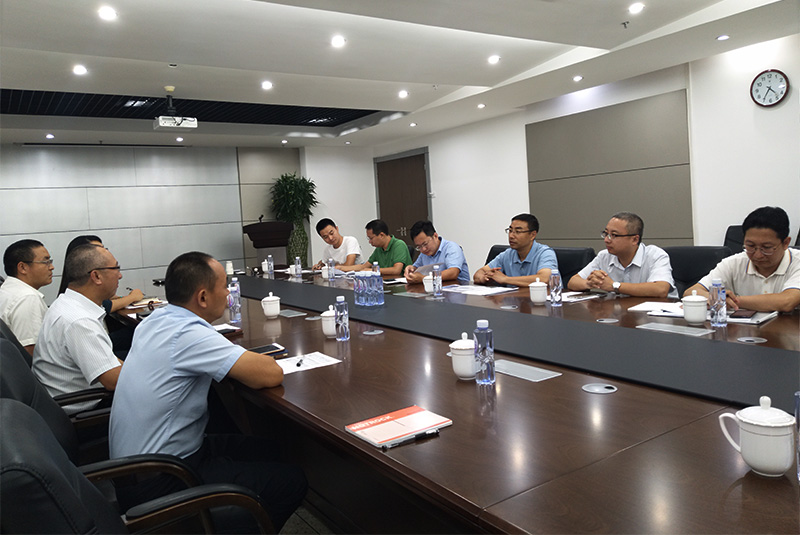 坂田街道党工委书记初庆同志一行莅临南宫28走访调研