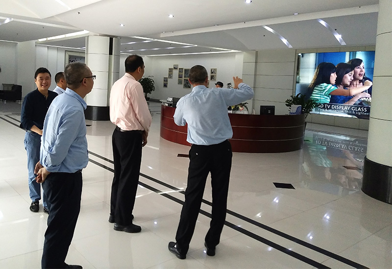 坂田街道办党工委副书记、办事处主任林逸涛一行莅临南宫28调研